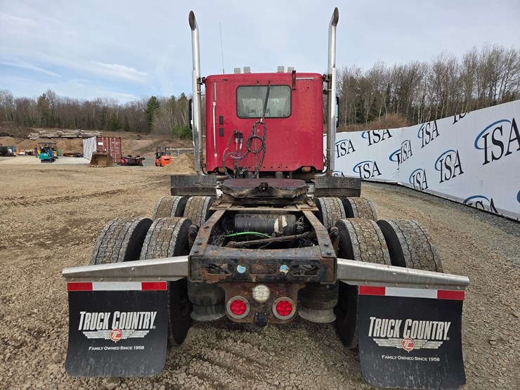 2018-freightliner-122sd-image-4