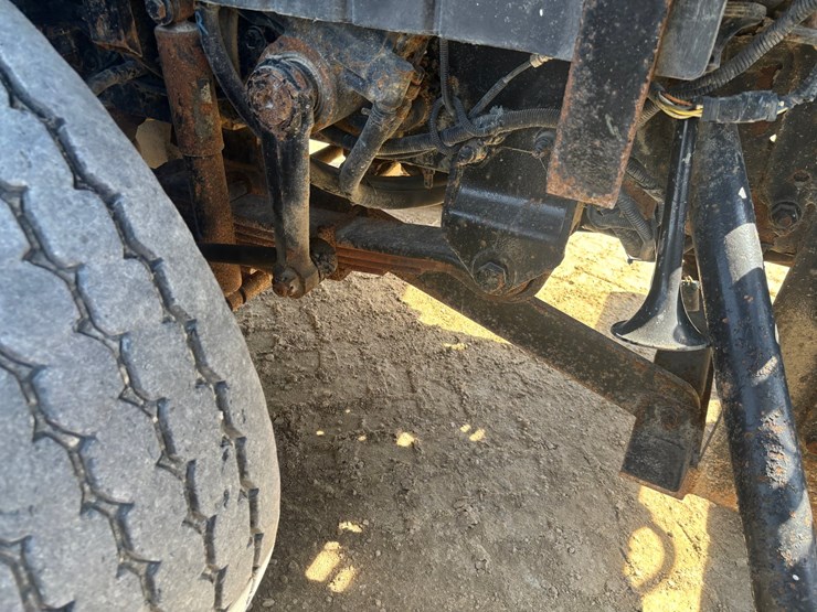 2006-international-7600-image-101