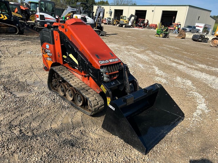 2018-ditch-witch-sk800-image-6