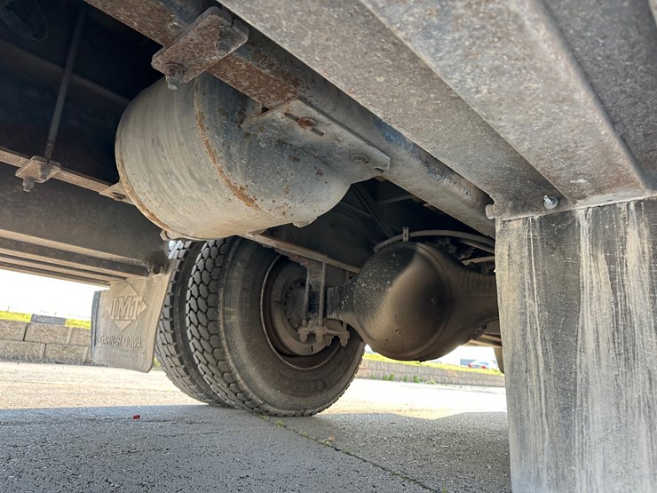 freightliner-fl70-image-61