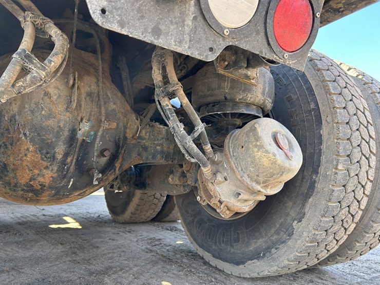 2020-kenworth-t880-image-28