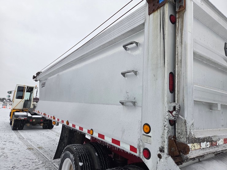 2002-axle-end-dump-image-16