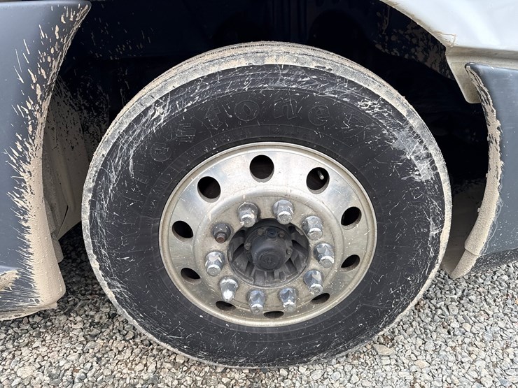 2016-massey-ferguson-8-image-79