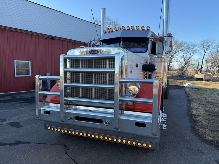 1974-peterbilt-359-image-12
