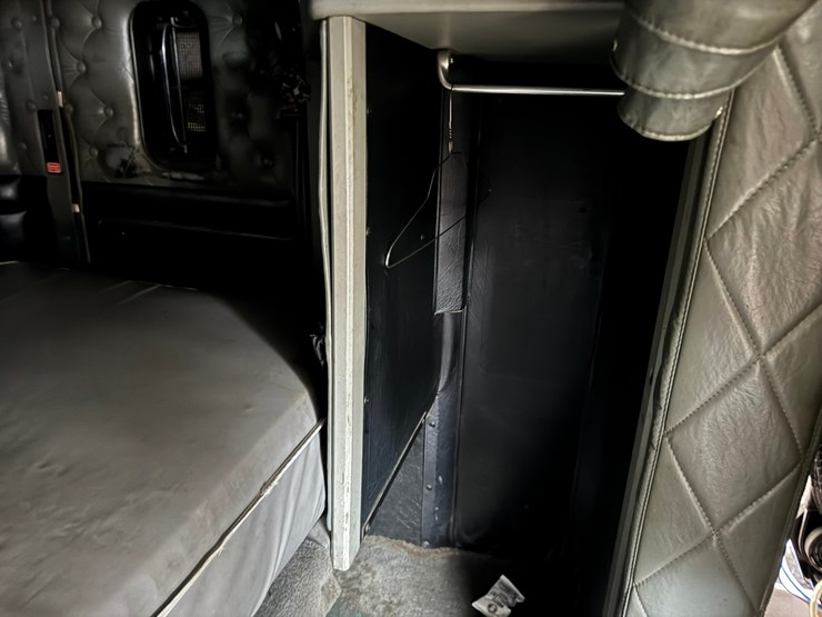 1995-kenworth-t600-image-42