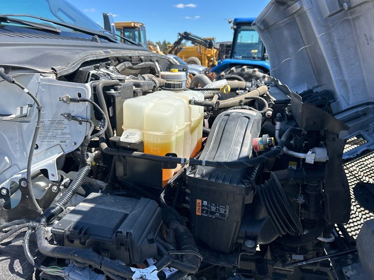 2023-ford-f750-image-40