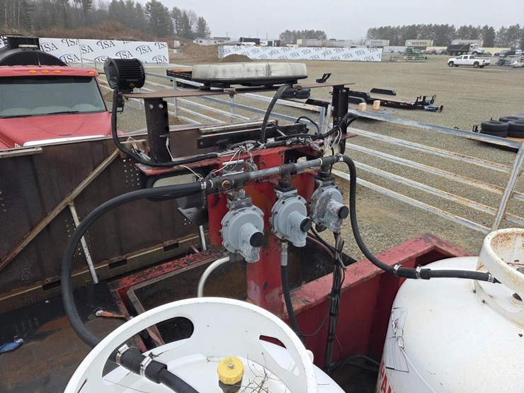 2013-international-durastar-4300-image-42