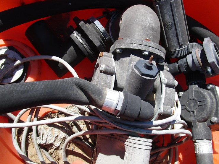 poly-liquid-totes-w/pumps-image-9