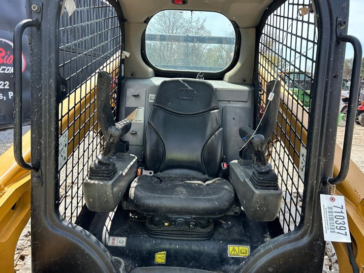 2021-caterpillar-289d3-image-12