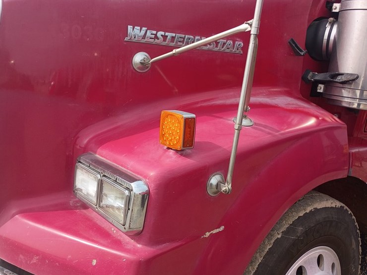 2012-massey-ferguson-8-image-10