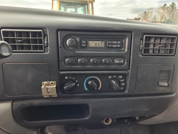 2000-ford-f650-image-60