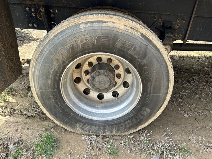 2020-hino-268-image-41