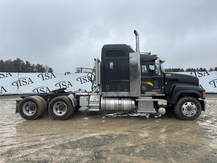 2009-massey-ferguson-8-image-6