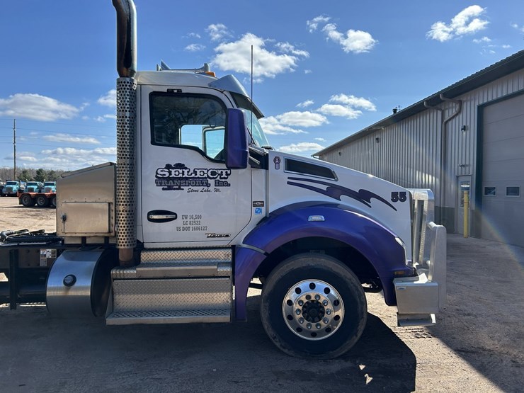 2020-kenworth-t880-image-13