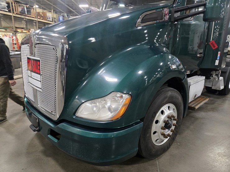 2017-kenworth-t680-image-9