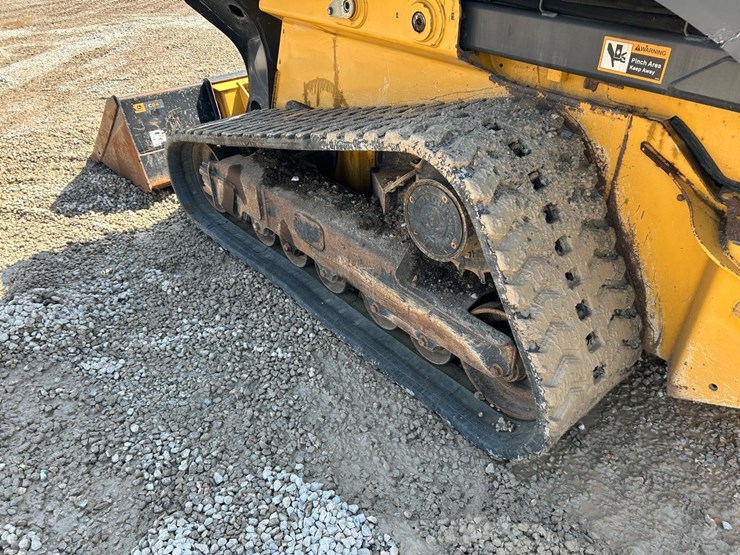 2018-deere-333g-image-17