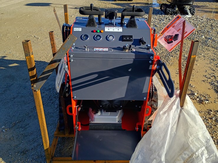 #l19-011-•-2026-tpm-t460-mini-skid-steer-image-9