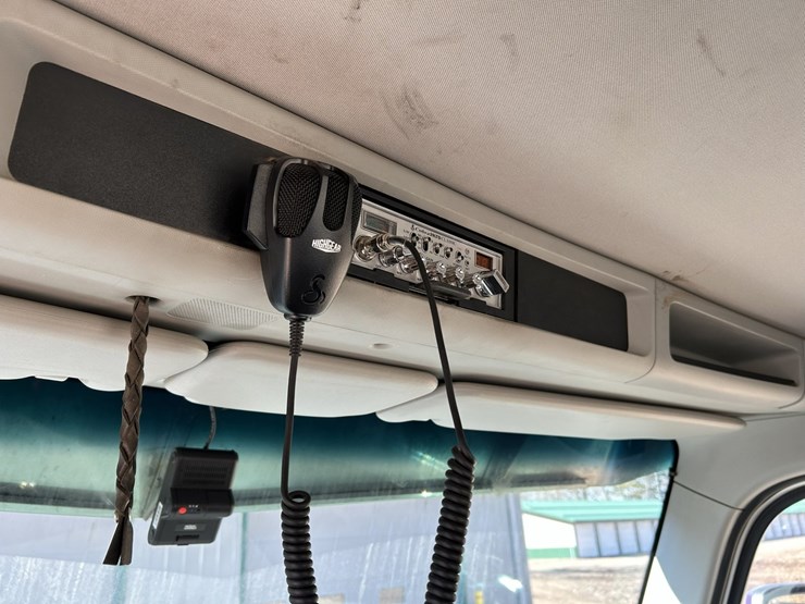 2020-kenworth-t880-image-71