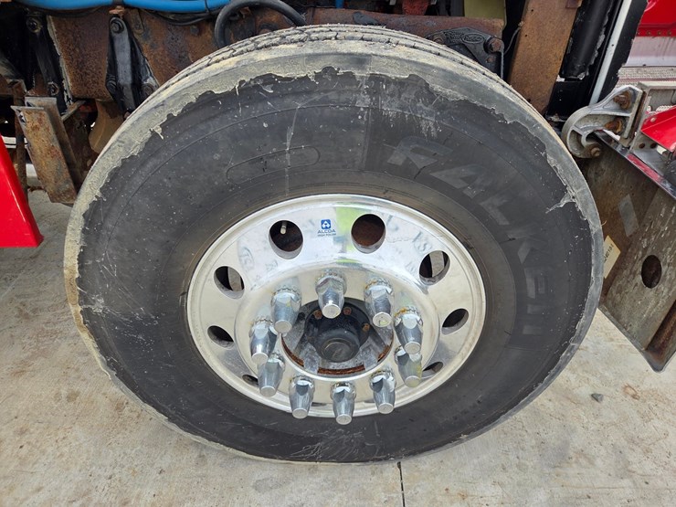 2002-peterbilt-379-image-82