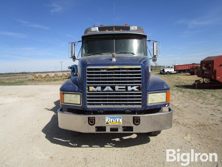 2001-mack-ch613-image-2