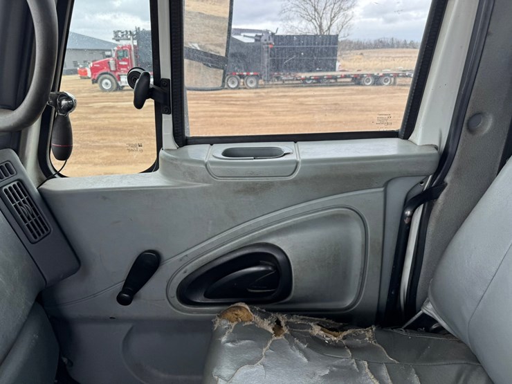 2007-international-durastar-4400-image-46