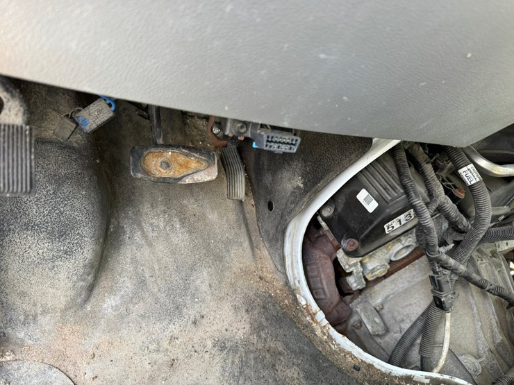 2010-ford-e350-image-36