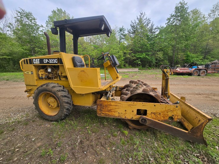 caterpillar-cp-323c-image-14