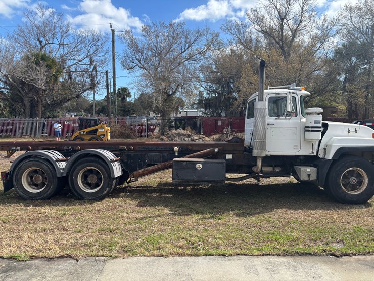 1999-mack-rd600-image-6