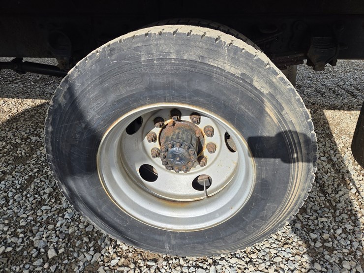 2000-ford-f650-image-71