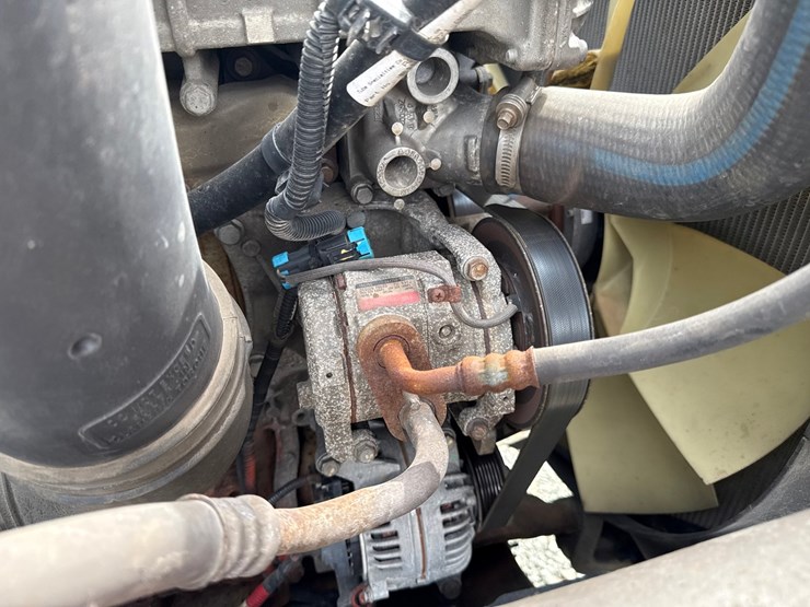 2018-freightliner-122sd-image-23