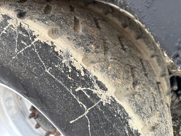 2016-massey-ferguson-8-image-85