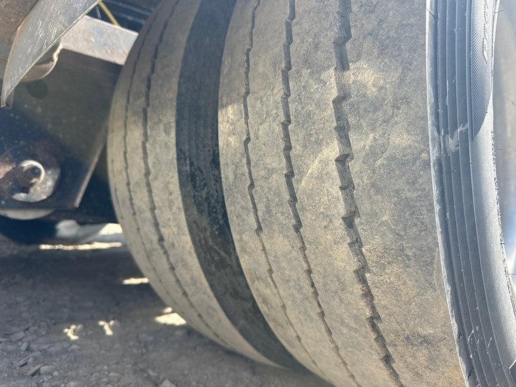 2010-massey-ferguson-8-image-70