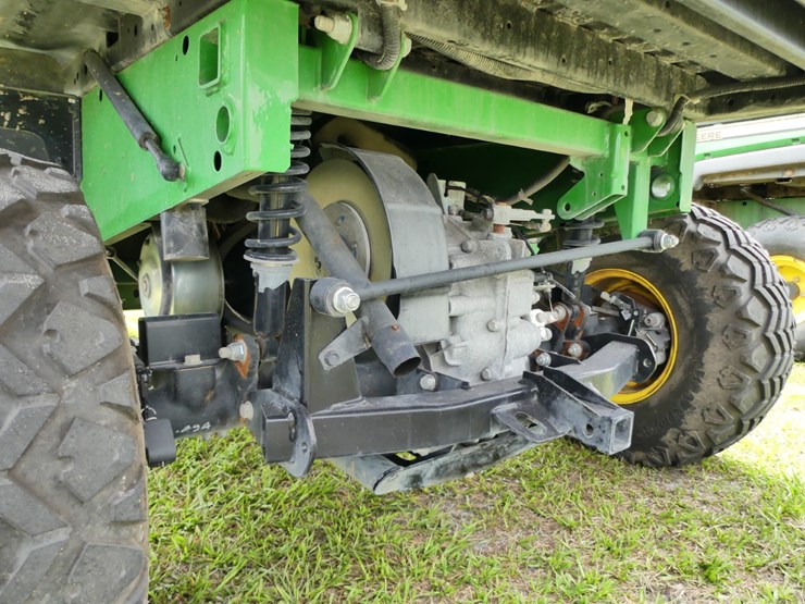 2024-john-deere-tx-4x2-image-7