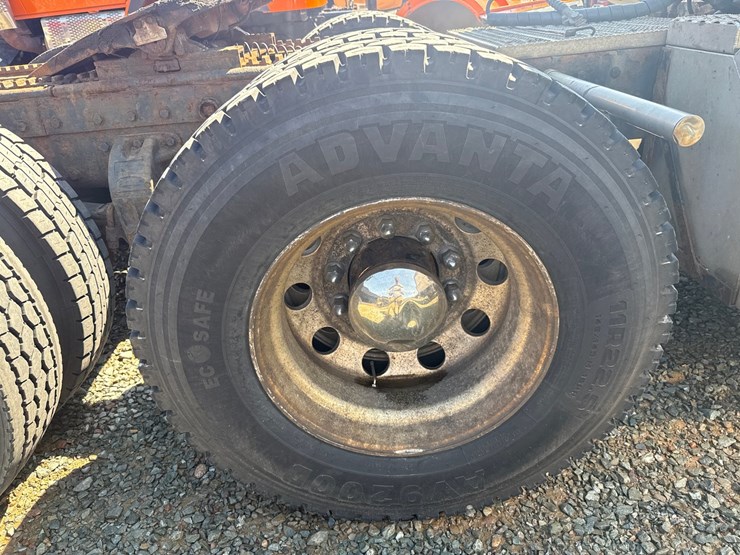 1994-peterbilt-359-image-76