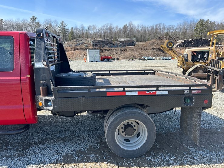 2011-ford-f550-image-18