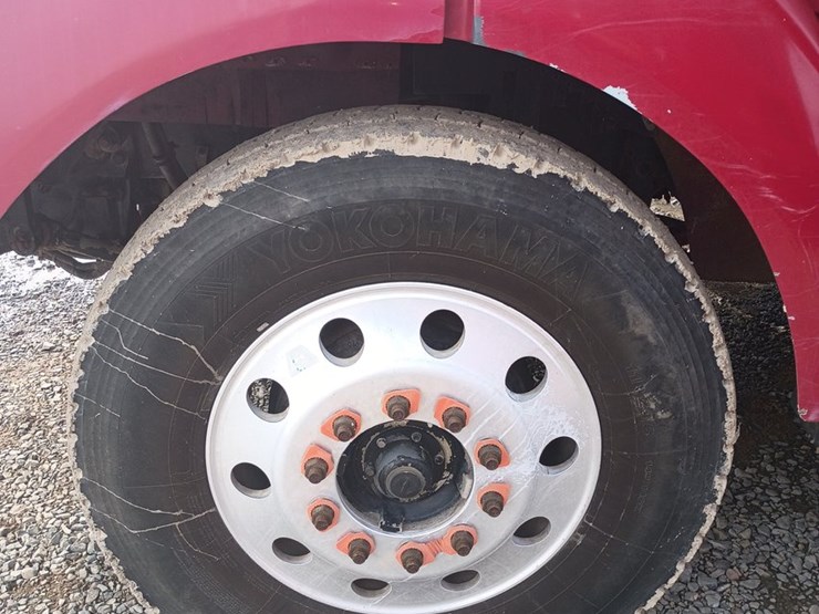 2012-massey-ferguson-8-image-65