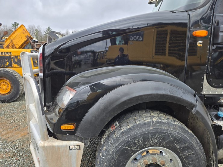 2019-international-hx620-image-9