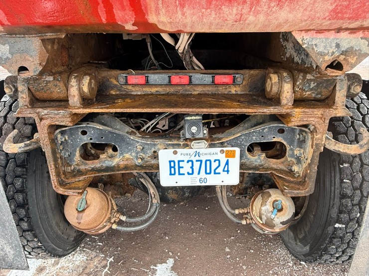 #1052-•-2007-international-7600sfa-tri-axle-dump-truck-image-52