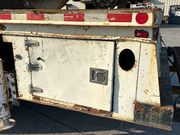 peterbilt-365-image-15