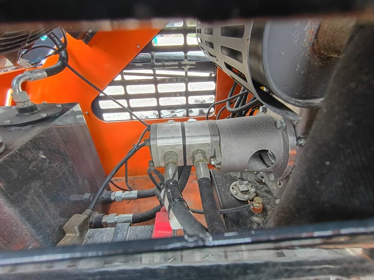 #23943-•-2025-arteer-qb-480-mini-skid-steer-[damaged]-image-18