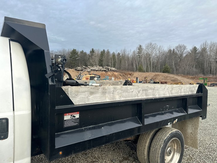 2006-ford-f550-image-16