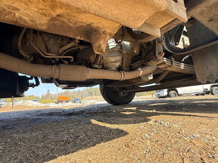 2004-isuzu-npr-image-64