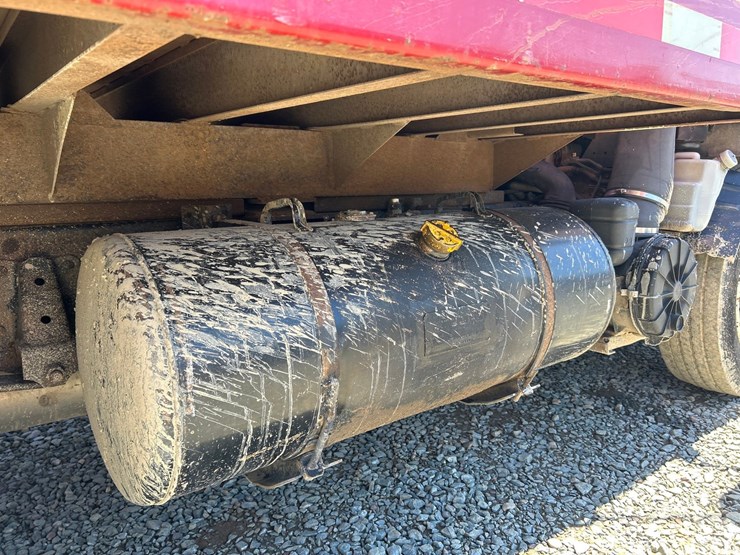 2005-isuzu-nqr-image-24