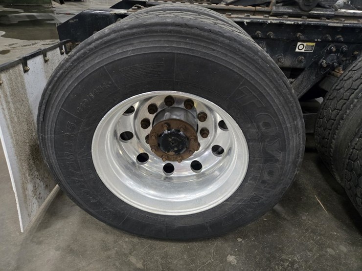 2017-kenworth-t680-image-79