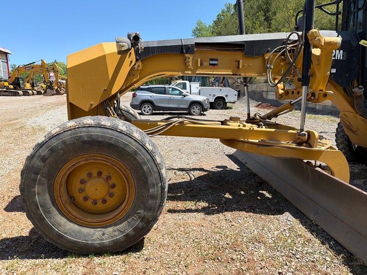 2018-caterpillar-12m3-image-9