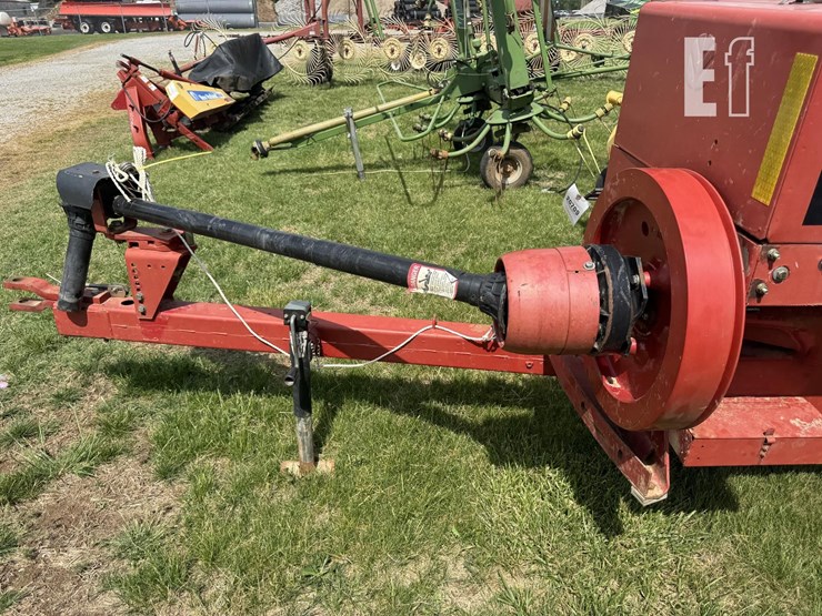 new-holland-565-image-11