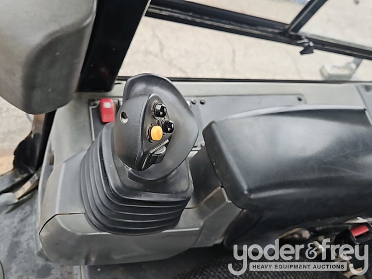 2012-caterpillar-d5k2-xl-image-28