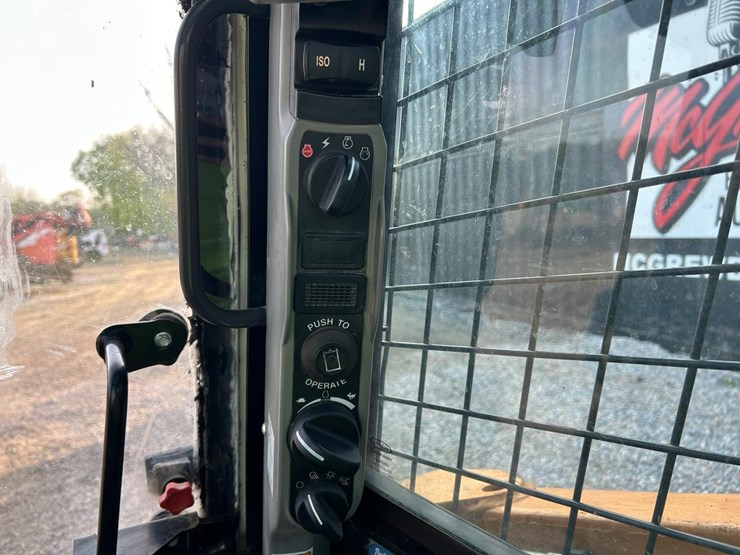 2022-case-tv450b-image-23