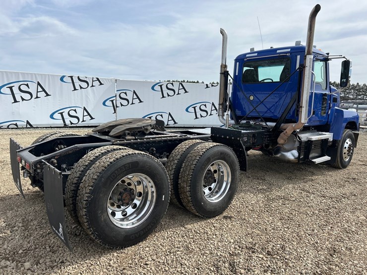 2019-massey-ferguson-8-image-5