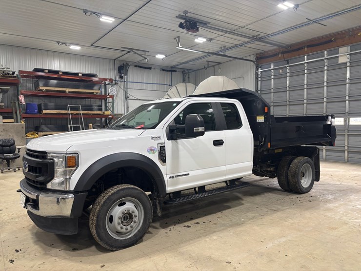 2022-ford-f550-sd-image-1